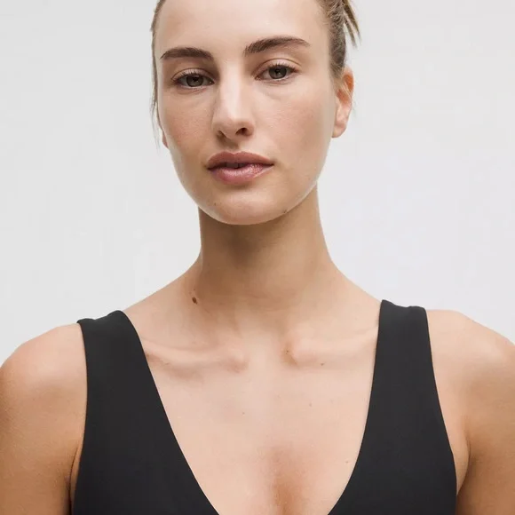 Lululemon black align Vneck Bra NWT - Picture 3 of 8